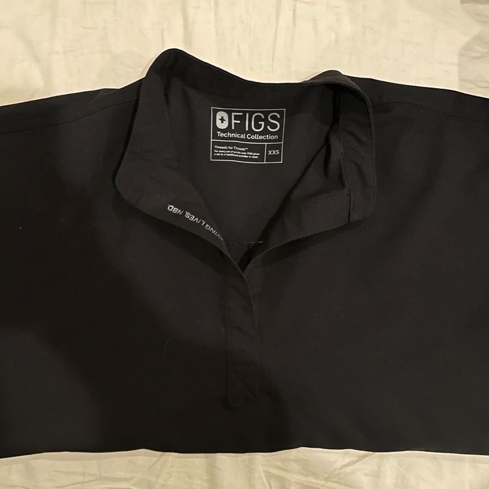 Rafeala - FIGS scrub top!